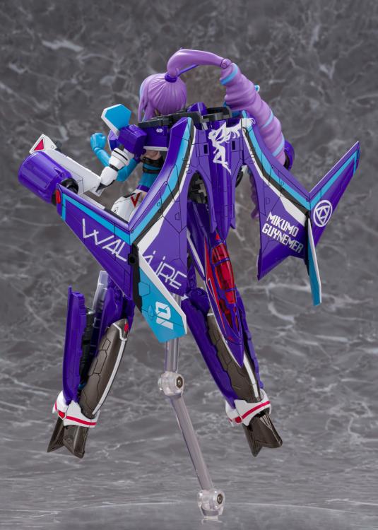 Macross Delta V.F.G. VF-31J Siegfried Mikumo Guynemer Model Kit Gallery Image 15