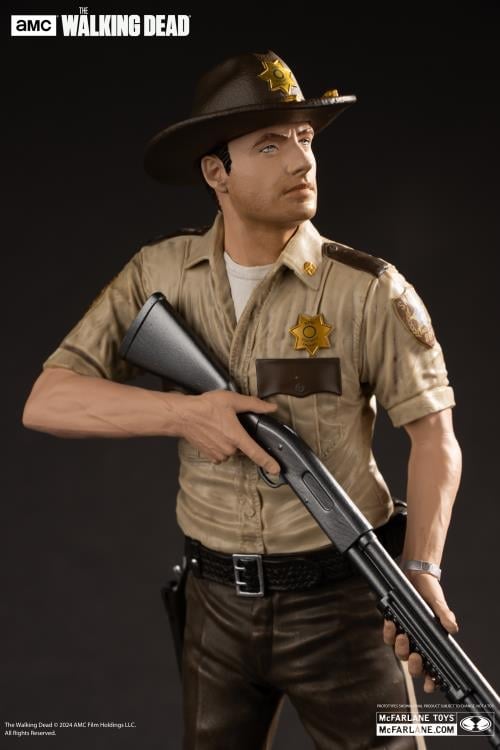 The Walking Dead (TV Series) Rick Grimes 1/8 Scale Posed Figure Gallery Image 8