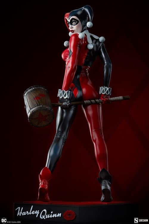DC Comics Premium Format Harley Quinn (Comic Variant) Statue Gallery Image 4