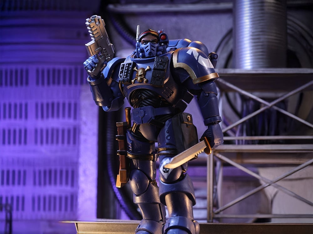 Warhammer 40,000 Ultramarines Lieutenant in Phobos Armor Action Figure Gallery Image 1