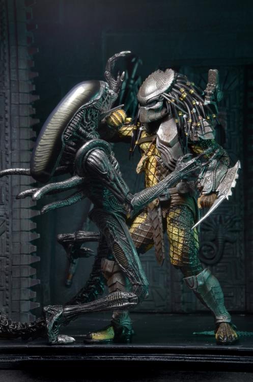 Predator Series 15 Temple Guard Figure