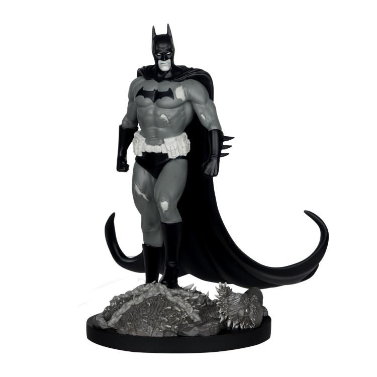 Dark Crisis Batman Black and White Batman 1/10 Scale Limited Edition Statue (Bjorn Barends) Gallery Image 10