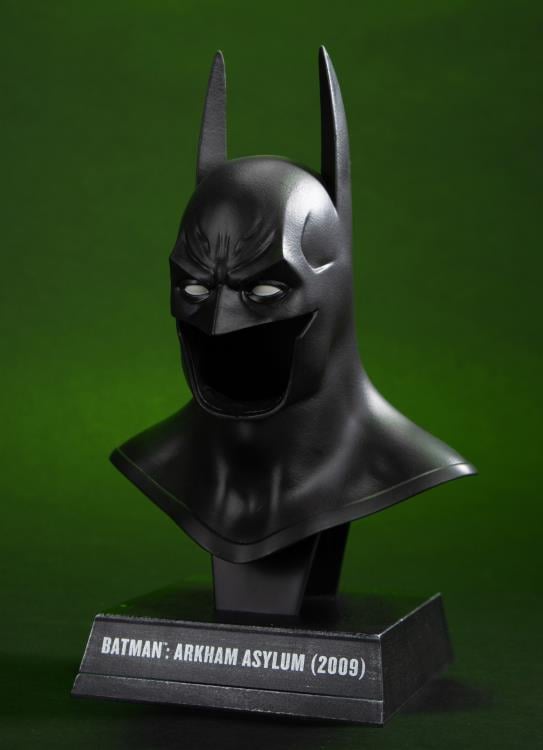 Batman: Arkham Asylum Batman Cowl 1/3 Scale Replica Gallery Image 5