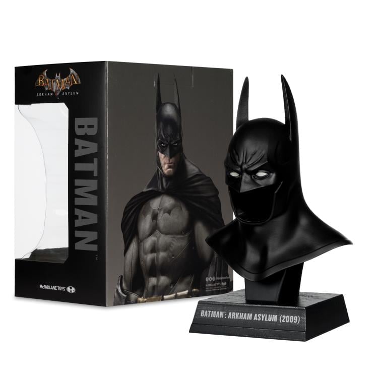 Batman: Arkham Asylum Batman Cowl 1/3 Scale Replica Gallery Image 12