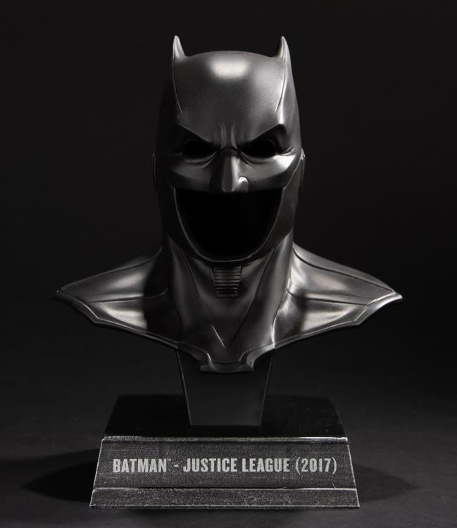 Justice League Batman Cowl 1/3 Scale Replica Gallery Image 3