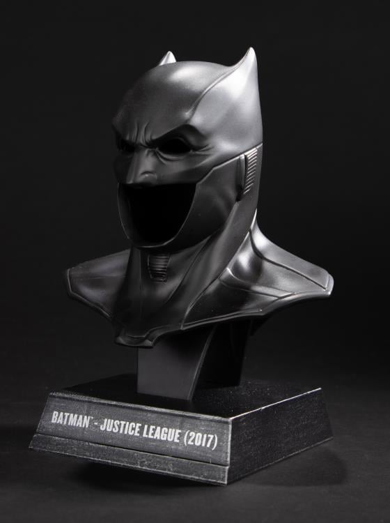 Justice League Batman Cowl 1/3 Scale Replica Gallery Image 5