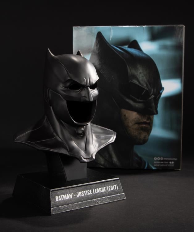 Justice League Batman Cowl 1/3 Scale Replica Gallery Image 6