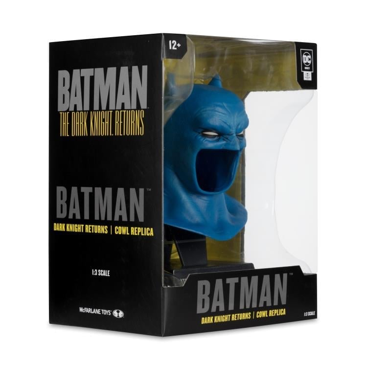 Batman: The Dark Knight Returns Batman Cowl 1/3 Scale Replica Gallery Image 14
