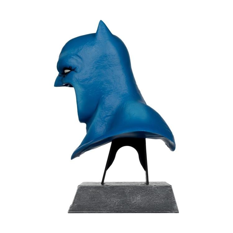 Batman: The Dark Knight Returns Batman Cowl 1/3 Scale Replica Gallery Image 8