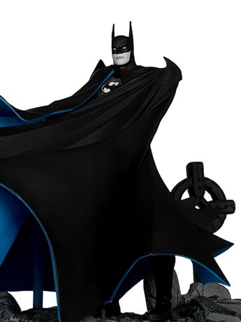 Batman: Year Two DC Multiverse Gold Label Batman BBTS Exclusive Limited Black & White Accent Edition Action Figure Gallery Image 2