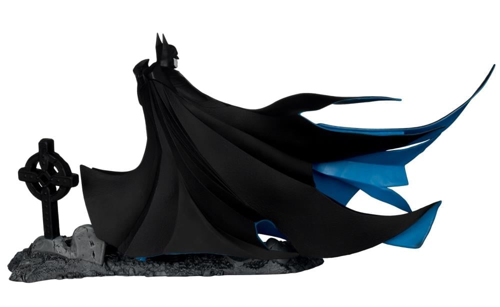 Batman: Year Two DC Multiverse Gold Label Batman BBTS Exclusive Limited Black & White Accent Edition Action Figure Gallery Image 18