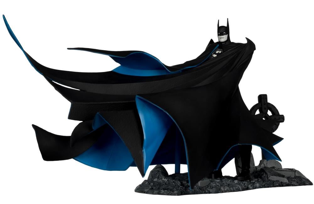 Batman: Year Two DC Multiverse Gold Label Batman BBTS Exclusive Limited Black & White Accent Edition Action Figure Gallery Image 17