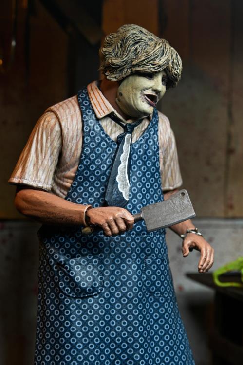 The Texas Chainsaw Massacre Ultimate 50th Anniversary Leatherface Action Figure Gallery Image 9