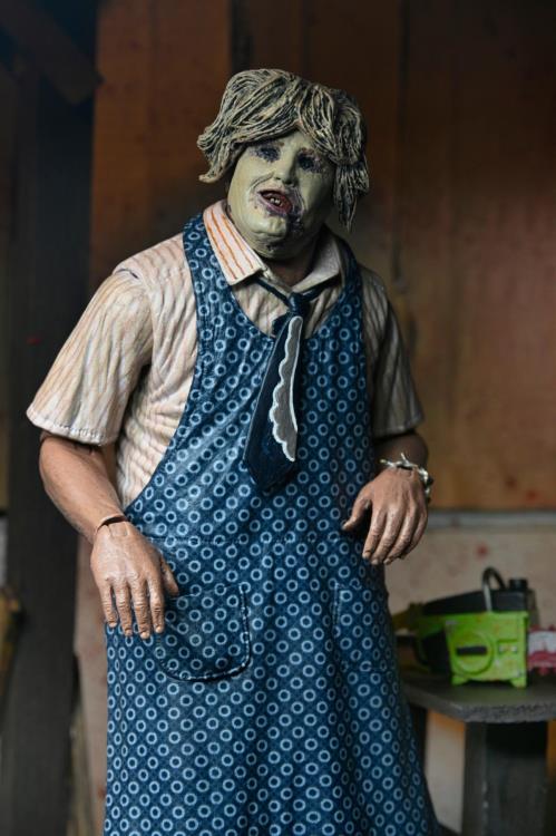 The Texas Chainsaw Massacre Ultimate 50th Anniversary Leatherface Action Figure Gallery Image 8