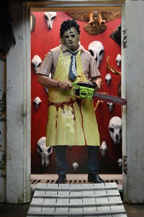 The Texas Chainsaw Massacre Ultimate 50th Anniversary Leatherface Action Figure Gallery Image 3