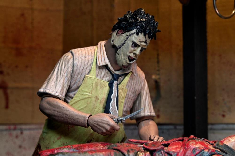 The Texas Chainsaw Massacre Ultimate 50th Anniversary Leatherface Action Figure Gallery Image 5