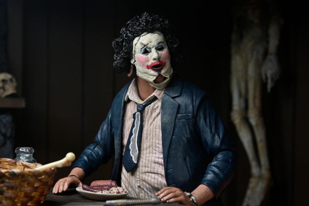 The Texas Chainsaw Massacre Ultimate 50th Anniversary Leatherface (Pretty Woman) Action Figure Gallery Image 15