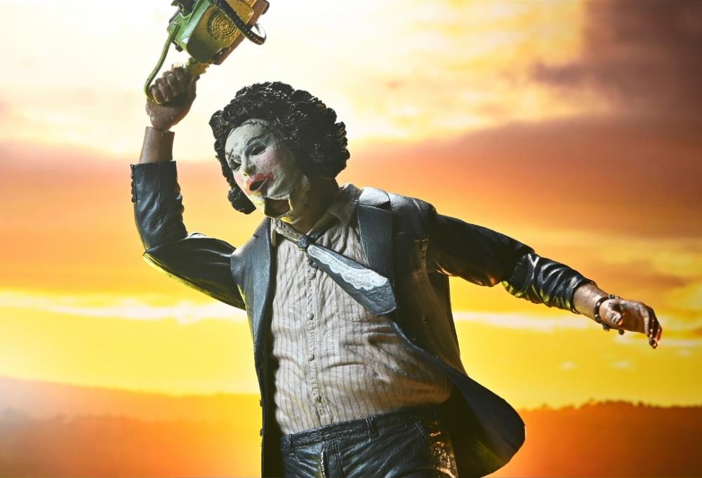 The Texas Chainsaw Massacre Ultimate 50th Anniversary Leatherface (Pretty Woman) Action Figure Gallery Image 5