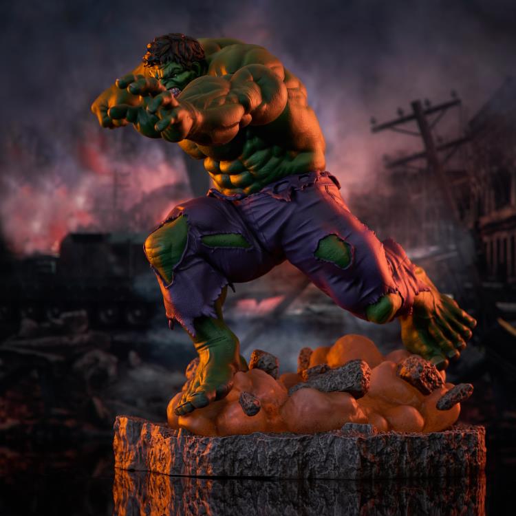 Marvel Gallery Comic Classic Hulk Figure Diorama Gallery Image 6