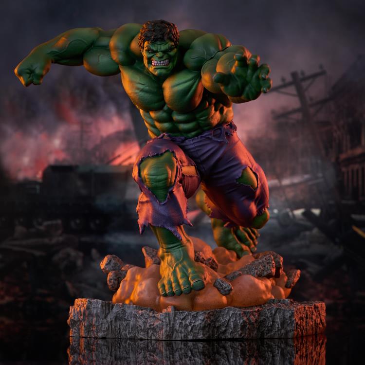 Marvel Gallery Comic Classic Hulk Figure Diorama Gallery Image 3