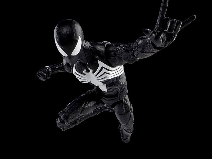 Marvel's Spider-Man 2 Marvel Legends Gamerverse Peter Parker (Black Suit) Action Figure Gallery Image 1