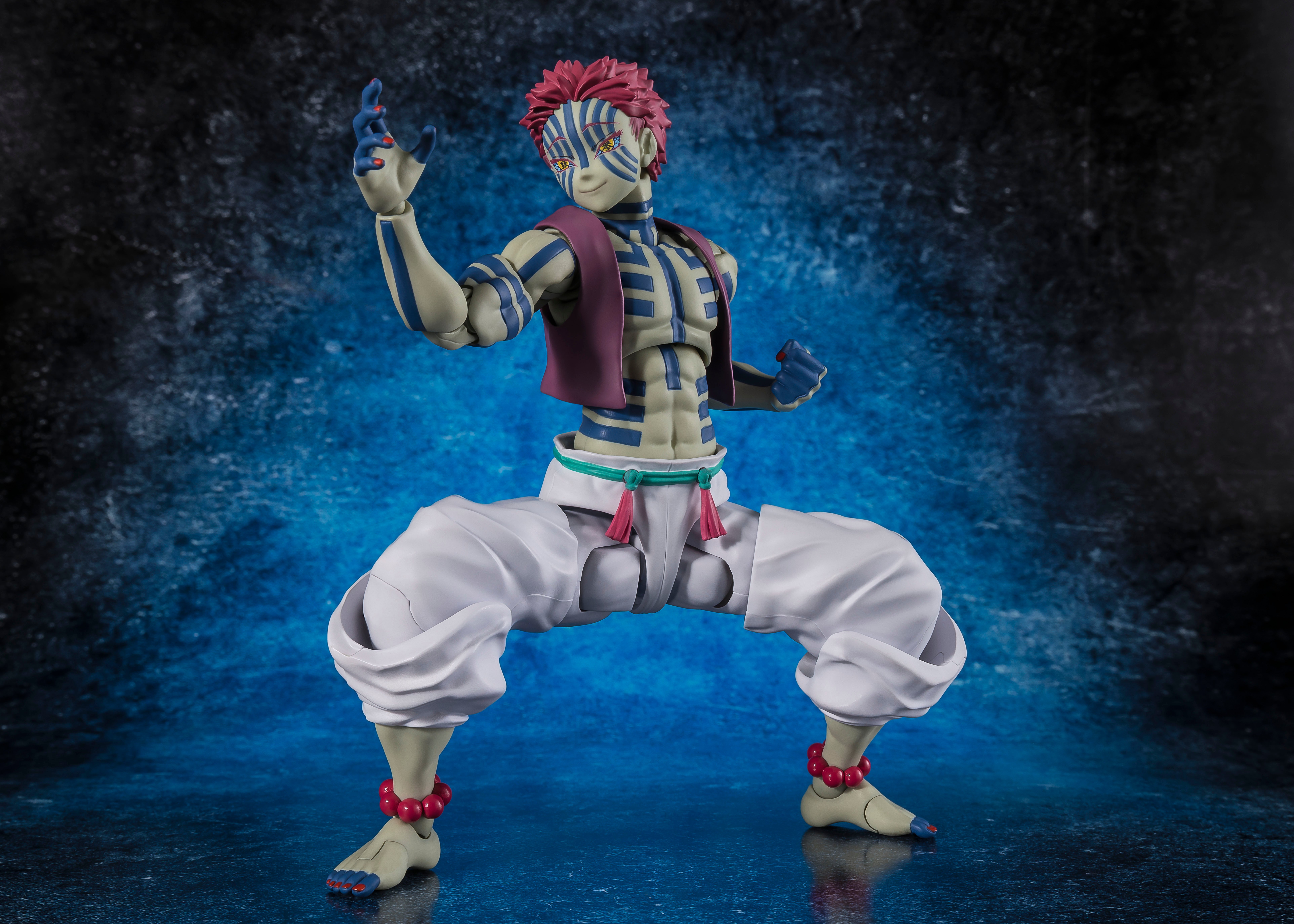 Demon Slayer: Kimetsu no Yaiba S.H.Figuarts Akaza Action Figure Gallery Image 5