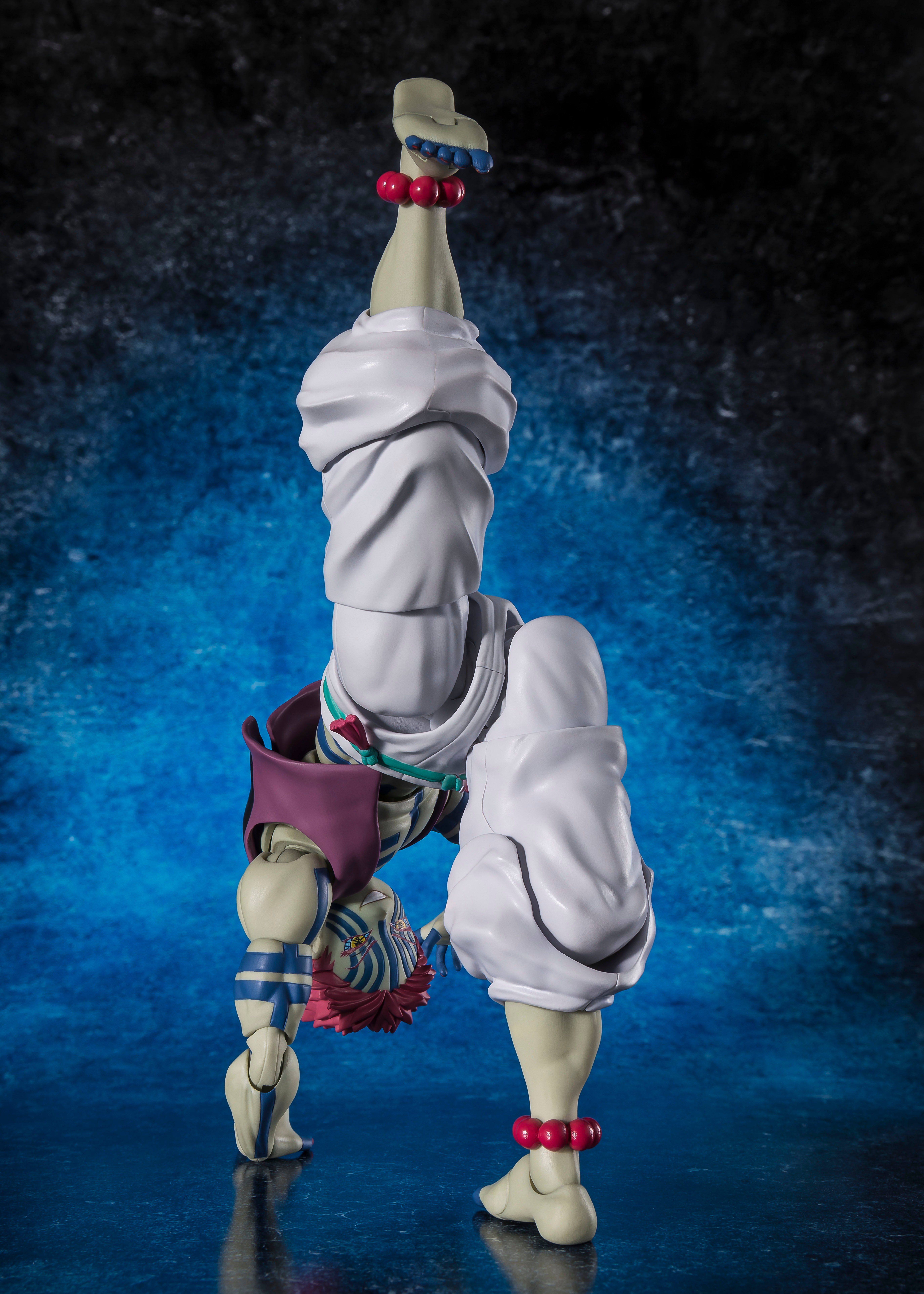 Demon Slayer: Kimetsu no Yaiba S.H.Figuarts Akaza Action Figure Gallery Image 6