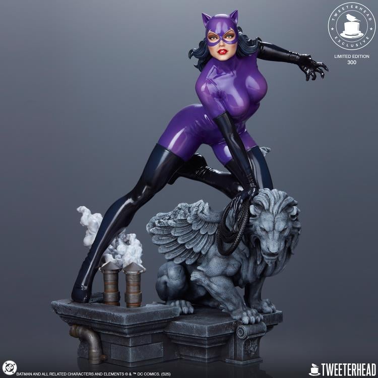DC Comics Catwoman (Purple Edition) 1/4 Scale Limited Edition Maquette Gallery Image 9