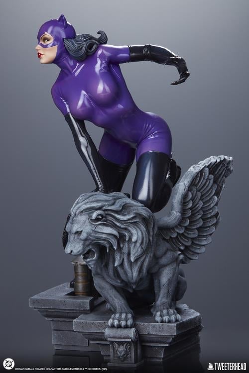 DC Comics Catwoman (Purple Edition) 1/4 Scale Limited Edition Maquette Gallery Image 13