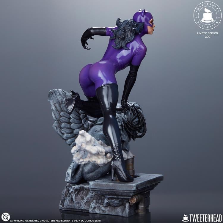 DC Comics Catwoman (Purple Edition) 1/4 Scale Limited Edition Maquette Gallery Image 10