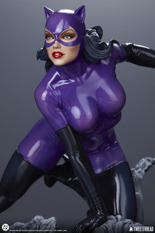 DC Comics Catwoman (Purple Edition) 1/4 Scale Limited Edition Maquette Gallery Image 16