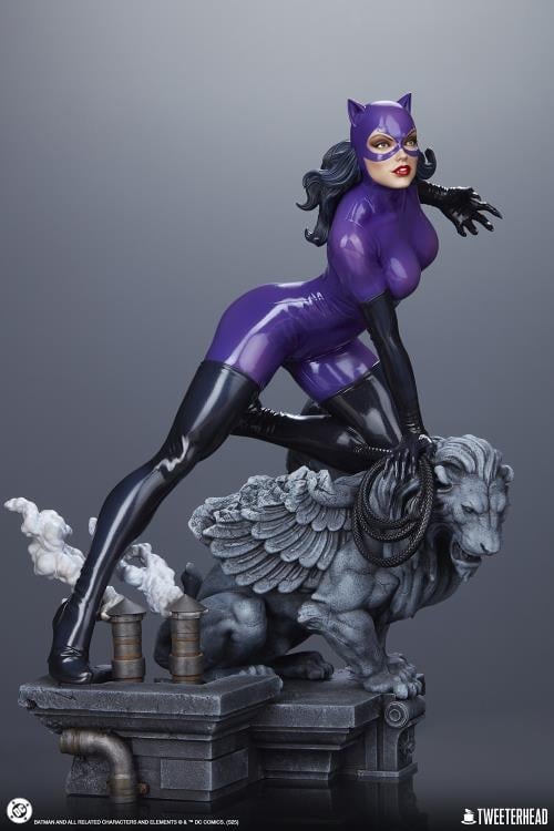 DC Comics Catwoman (Purple Edition) 1/4 Scale Limited Edition Maquette Gallery Image 12