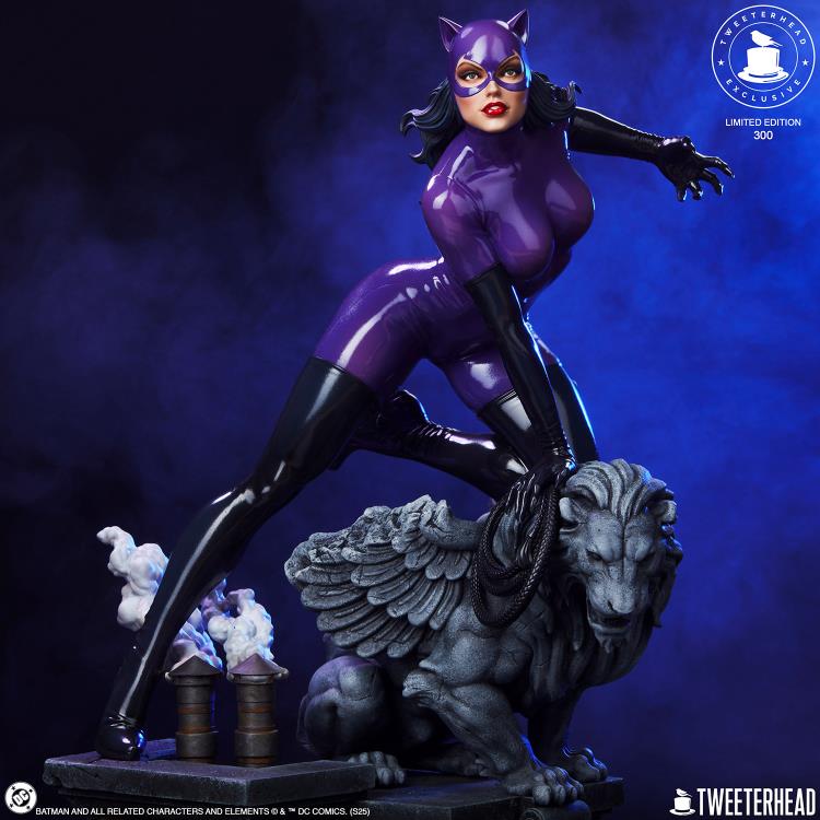 DC Comics Catwoman (Purple Edition) 1/4 Scale Limited Edition Maquette Gallery Image 4