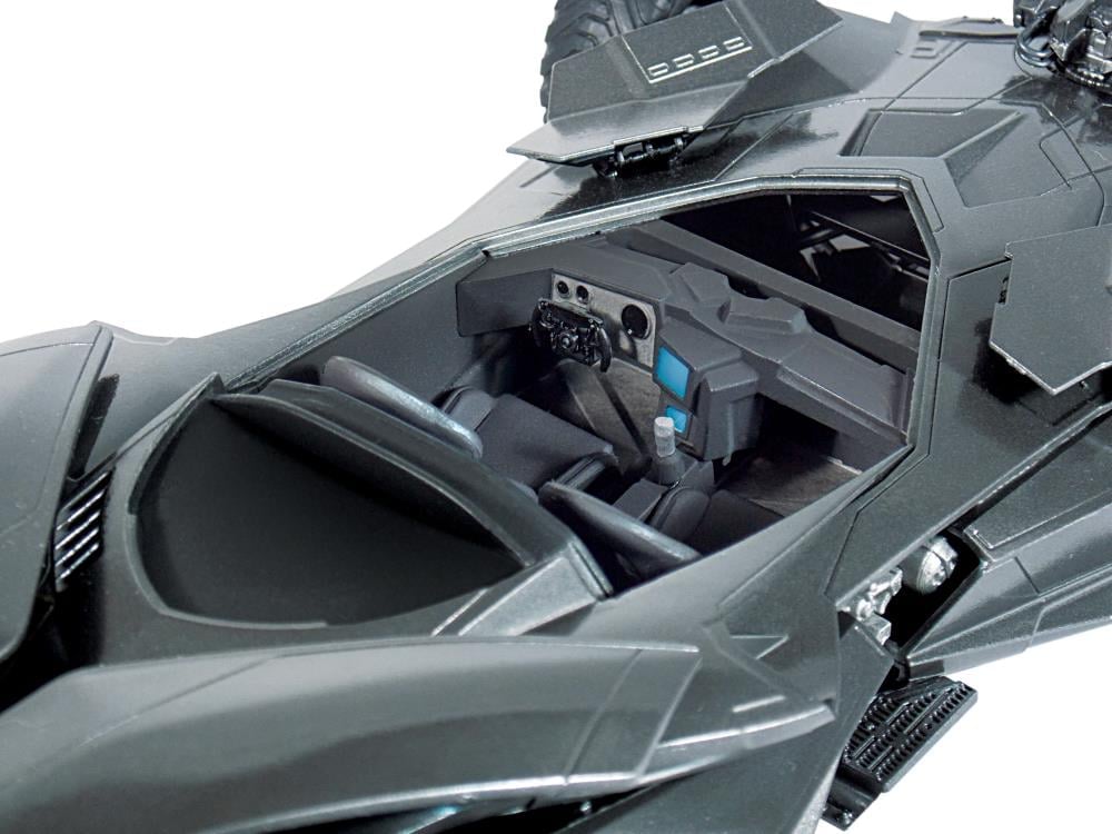 Batman v Superman Batmobile 1:25 Scale Model Kit