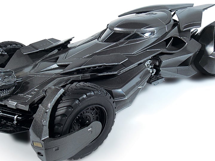 Batman v Superman Batmobile 1:25 Scale Model Kit