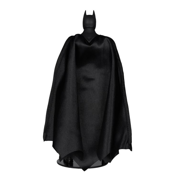 Batman Begins DC Multiverse Batman Action Figure Gallery Image 10