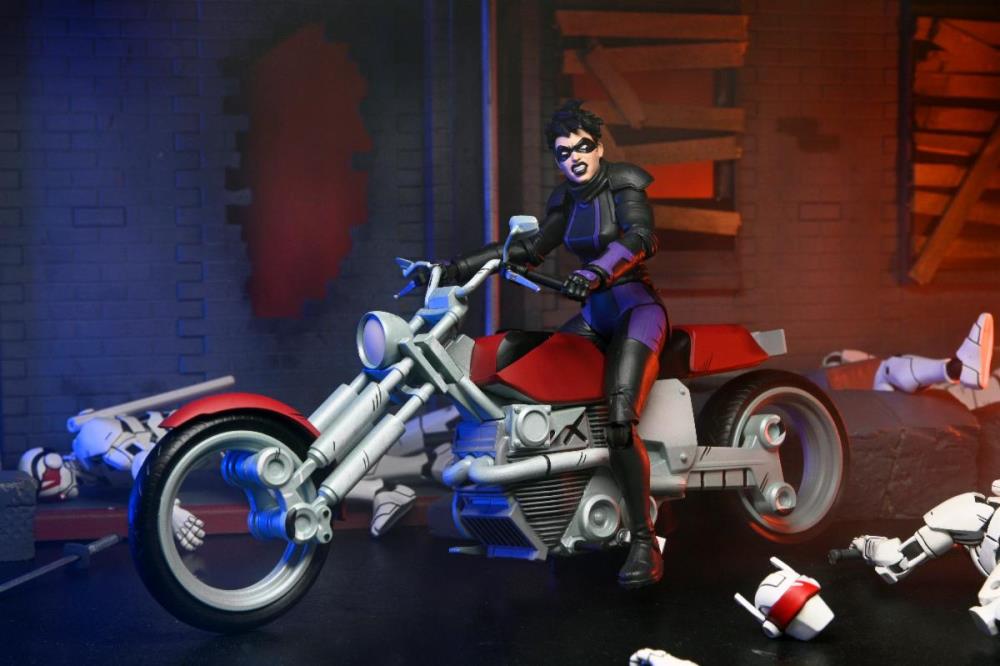 Teenage Mutant Ninja Turtles: The Last Ronin Casey Marie Action Figure with Motorcycle Gallery Image 3