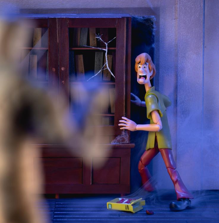 Scooby-Doo Shaggy Rogers 1/12 Scale Action Figure Gallery Image 9