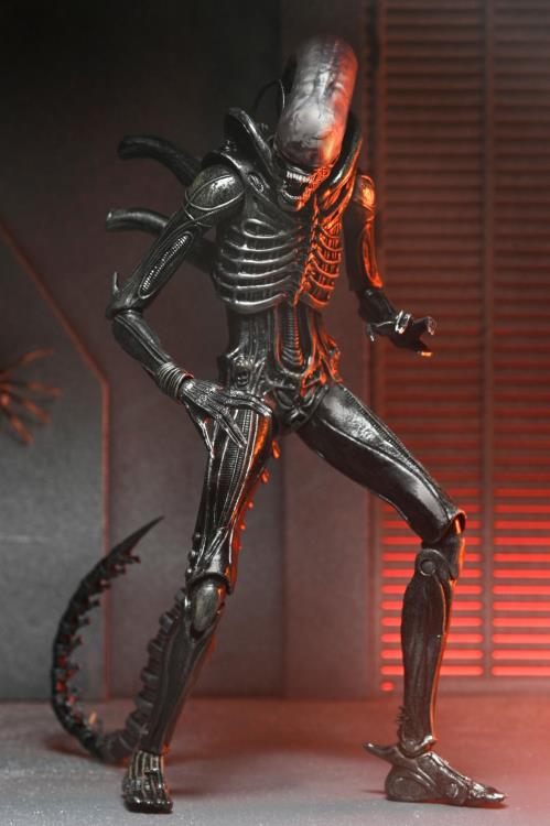 Alien: Romulus Ultimate Xenomorph XX121 Action Figure Gallery Image 3