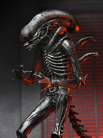 Alien: Romulus Ultimate Xenomorph XX121 Action Figure Gallery Image 2