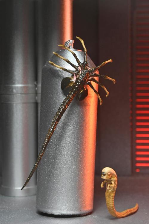 Alien: Romulus Ultimate Xenomorph XX121 Action Figure Gallery Image 5