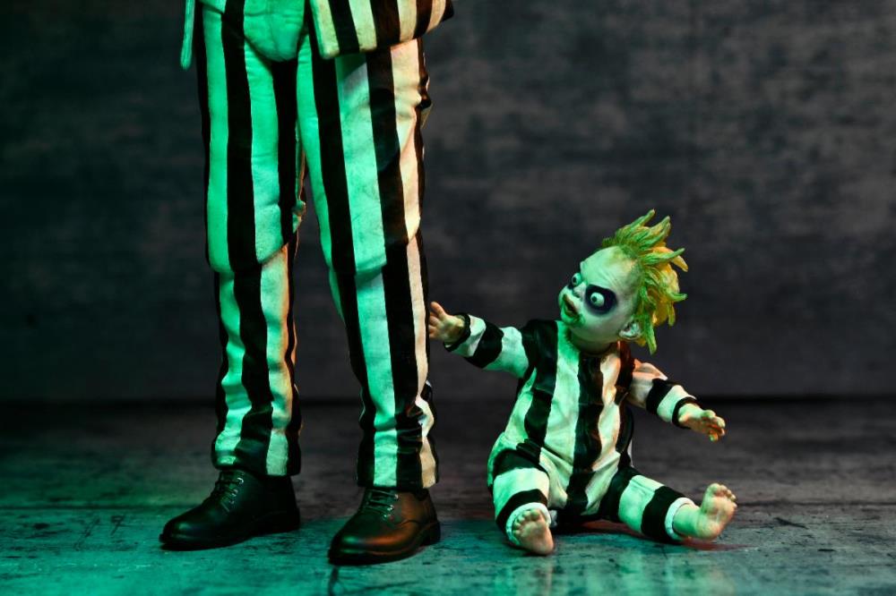 Beetlejuice Beetlejuice Ultimate "Striped Suit" Beetlejuice Action Figure Gallery Image 6