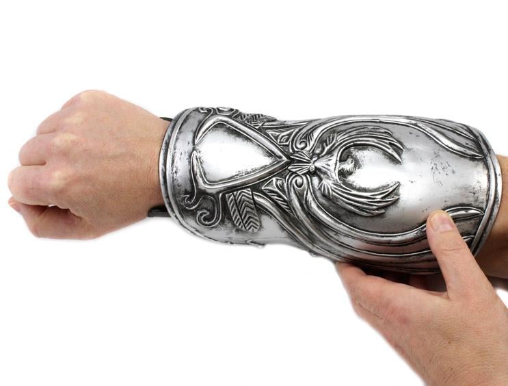 Assassin's Creed Brotherhood The Hidden Blade of Ezio Auditore Prop Replica Gallery Image 3