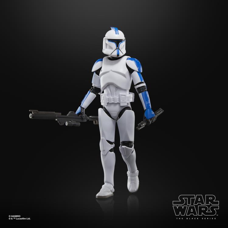 Star Wars: The Black Series Phase I Clone Trooper Lieutenant & 332nd Ahsoka's Clone Trooper Action Figure Two-Pack (Ahsoka) Gallery Image 6