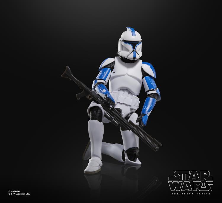 Star Wars: The Black Series Phase I Clone Trooper Lieutenant & 332nd Ahsoka's Clone Trooper Action Figure Two-Pack (Ahsoka) Gallery Image 4