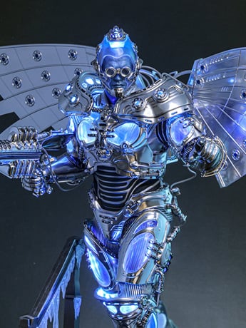 Batman & Robin MMS800 Mr. Freeze (Deluxe Ver.) 1/6th Scale Collectible Figure Gallery Image 2
