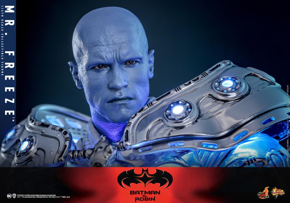 Batman & Robin MMS800 Mr. Freeze (Deluxe Ver.) 1/6th Scale Collectible Figure Gallery Image 15