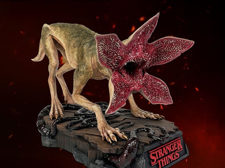 Stranger Things Demodog 1/4 Scale Statue Gallery Image 1