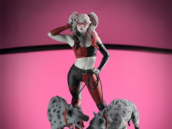 Harley Quinn: Red, White & Black Harley Quinn 1/10 Scale Limited Edition Statue (Jenny Frison) Gallery Image 1