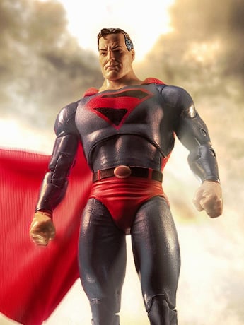 Kingdom Come DC Page Punchers Superman 7" Action Figure with Comic Gallery Image 2
